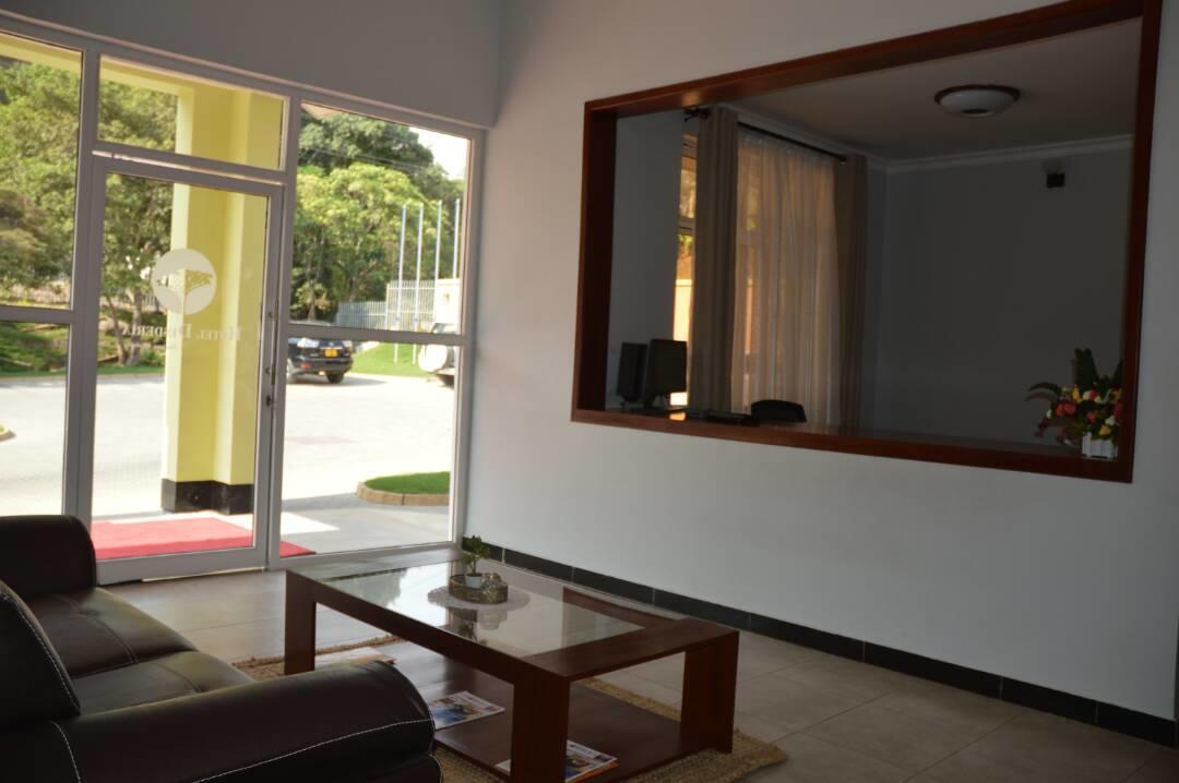 Hotel Desderia Mbeya Kültér fotó