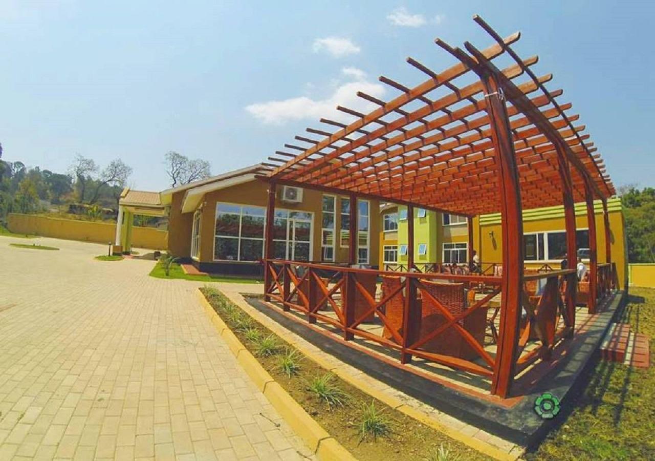 Hotel Desderia Mbeya Kültér fotó