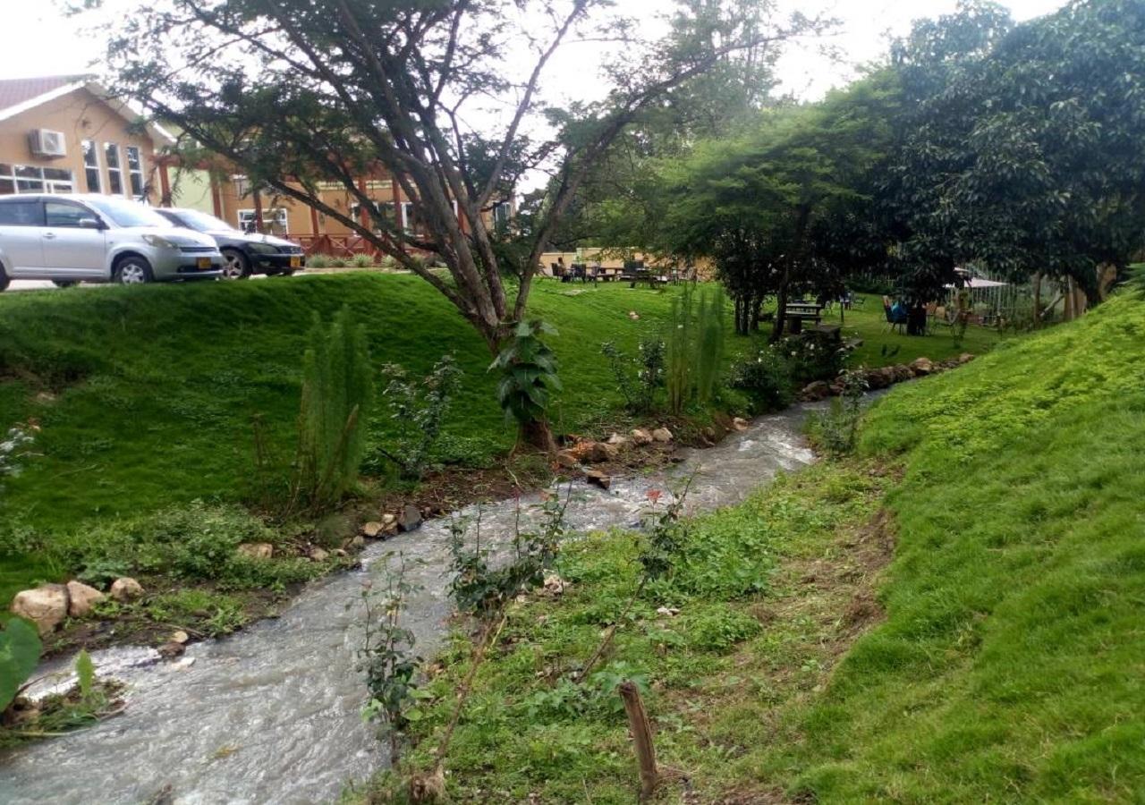 Hotel Desderia Mbeya Kültér fotó