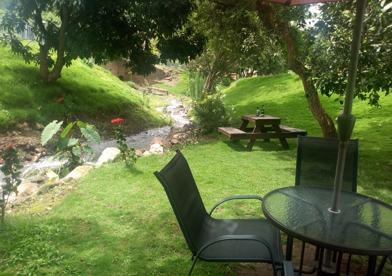 Hotel Desderia Mbeya Kültér fotó